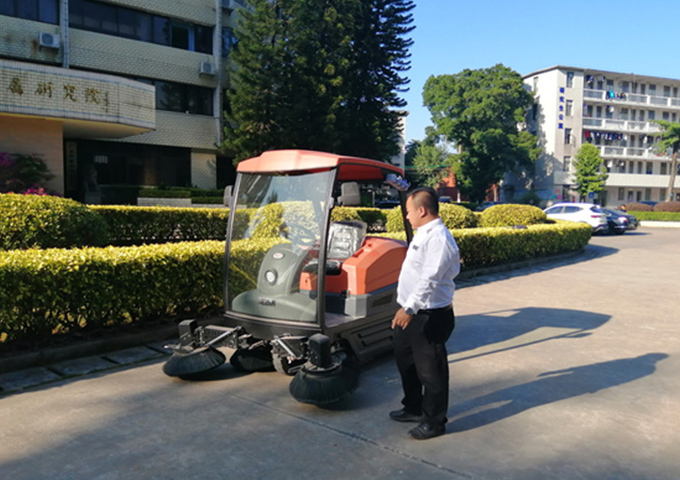 China Siben Cooperates with Beijing Kezhu. S-class Driving Sweeper Helps Improve Cleaning Efficiency