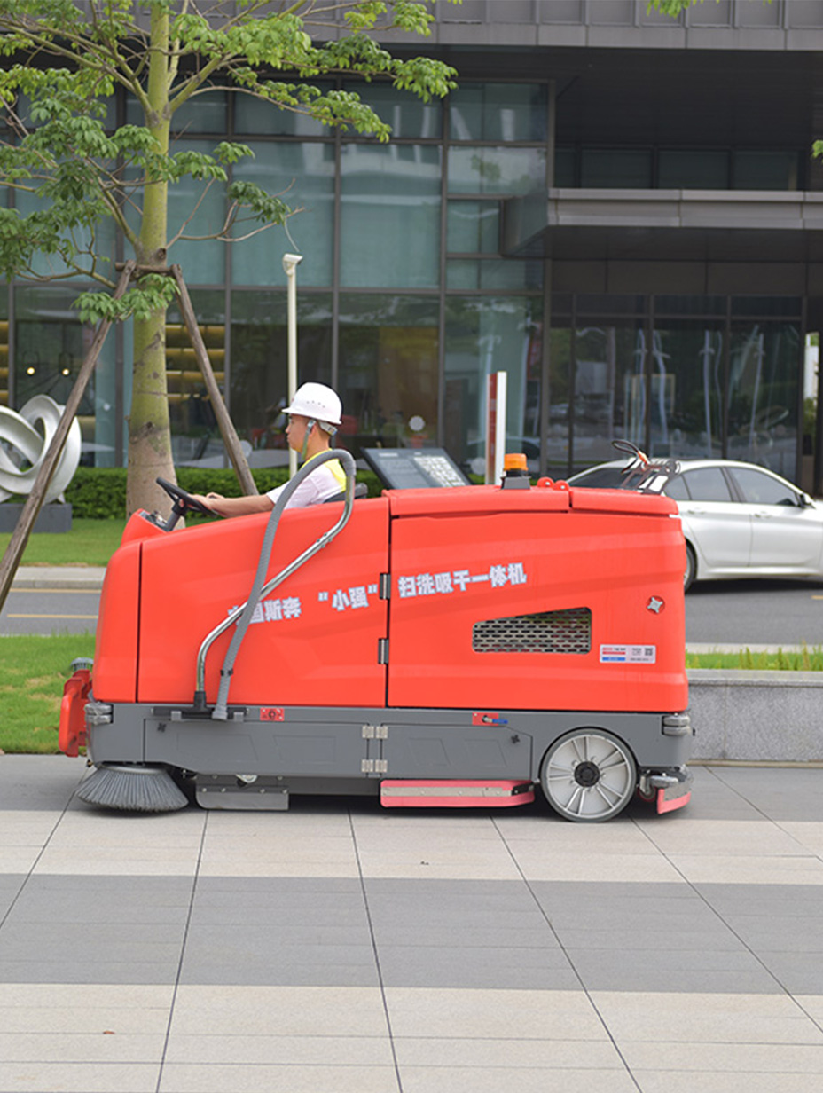 Industrial-Floor-Scrubber