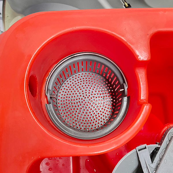 Filter basket, innovative design, making it easier for operators to clean the recovery water tank