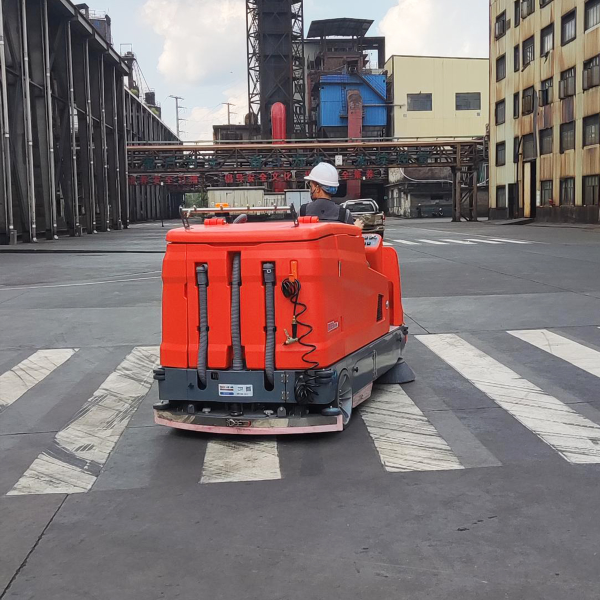Ride-On Floor Sweeper-Scrubber Xiaoqiang