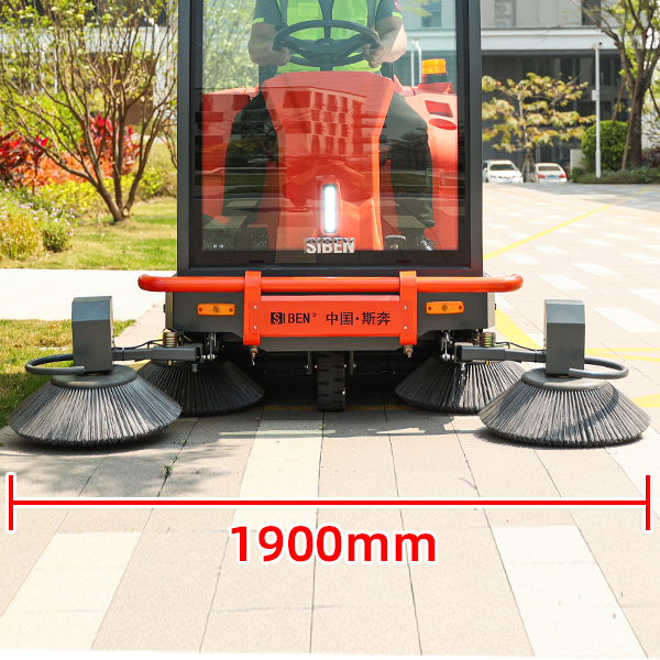 1900mm sweeping width, 450mm diameter dual side brush