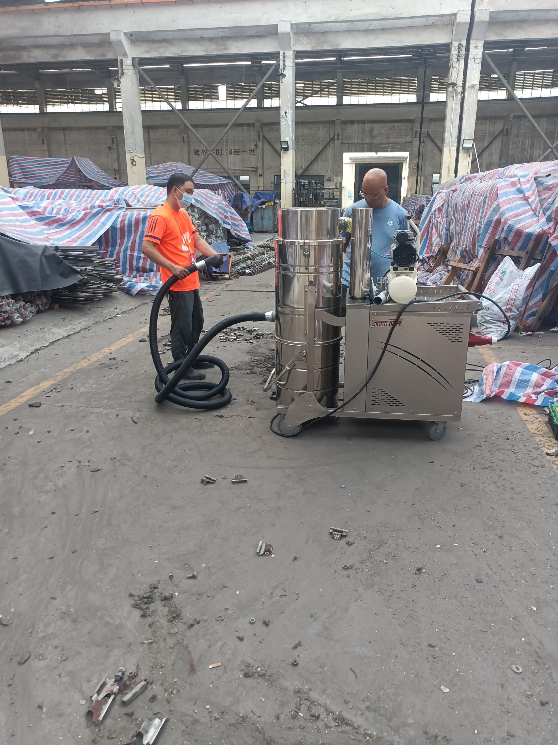 Siben Industrial Vacuum Cleaner at Customer Manufacturing Site Siben industrial vacuum cleaner at customer manufacturing site