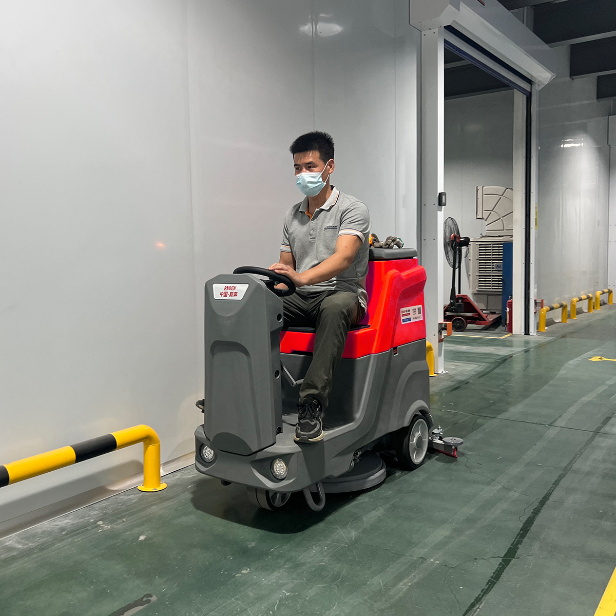 Ride-On Floor Scrubber X6S