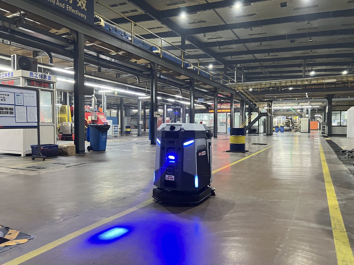 Siben Thunder God GT robot at Shengxing Intelligent Technology - cleaning robot consumable lifecycle management Siben Thunder God GT cleaning robot consumable lifecycle management at Shengxing Intelligent Technology manufacturing site